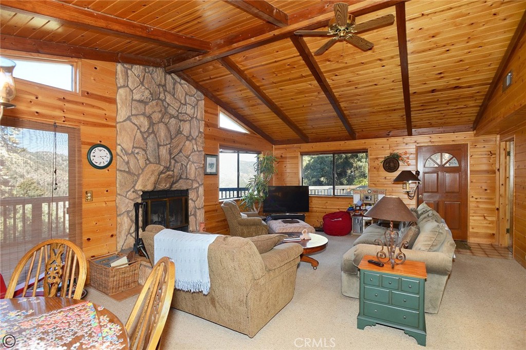 15808 Zurich Way Property Photo 4