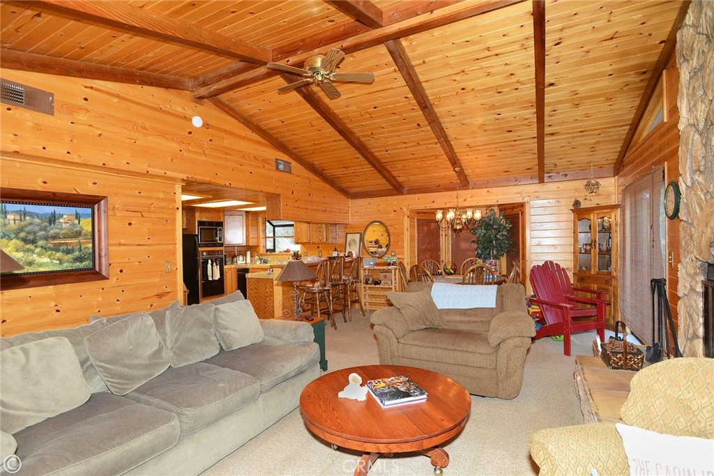 15808 Zurich Way Property Photo 5