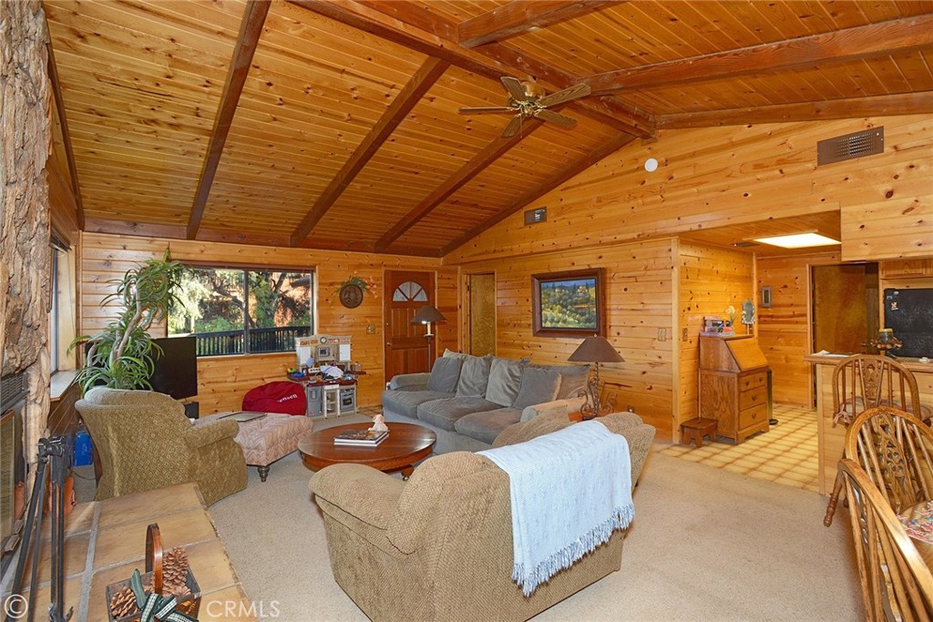 15808 Zurich Way Property Photo 6