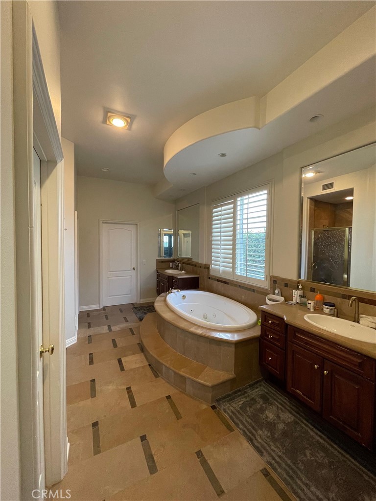 20124 Via Cellini Property Photo 48