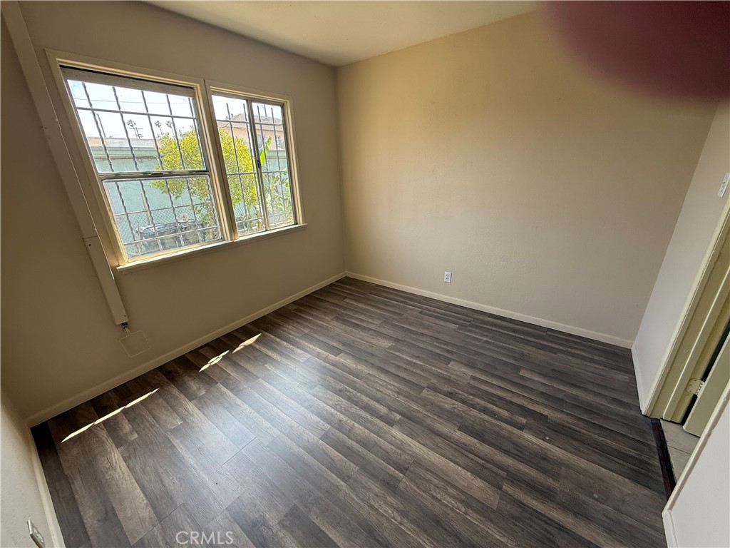 7819 S Hoover Property Photo 5