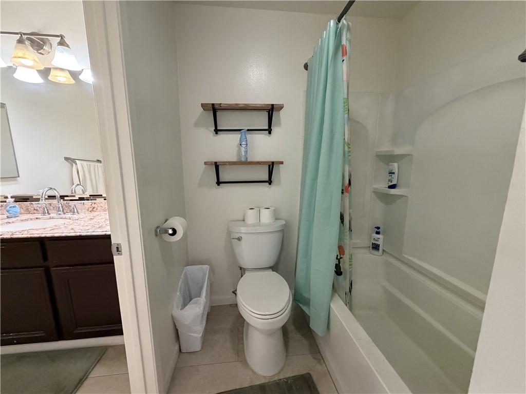 8601 International 224 Property Photo 10