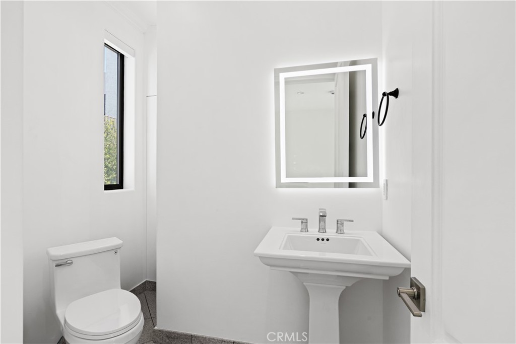 1724 Bluff Place Property Photo 12