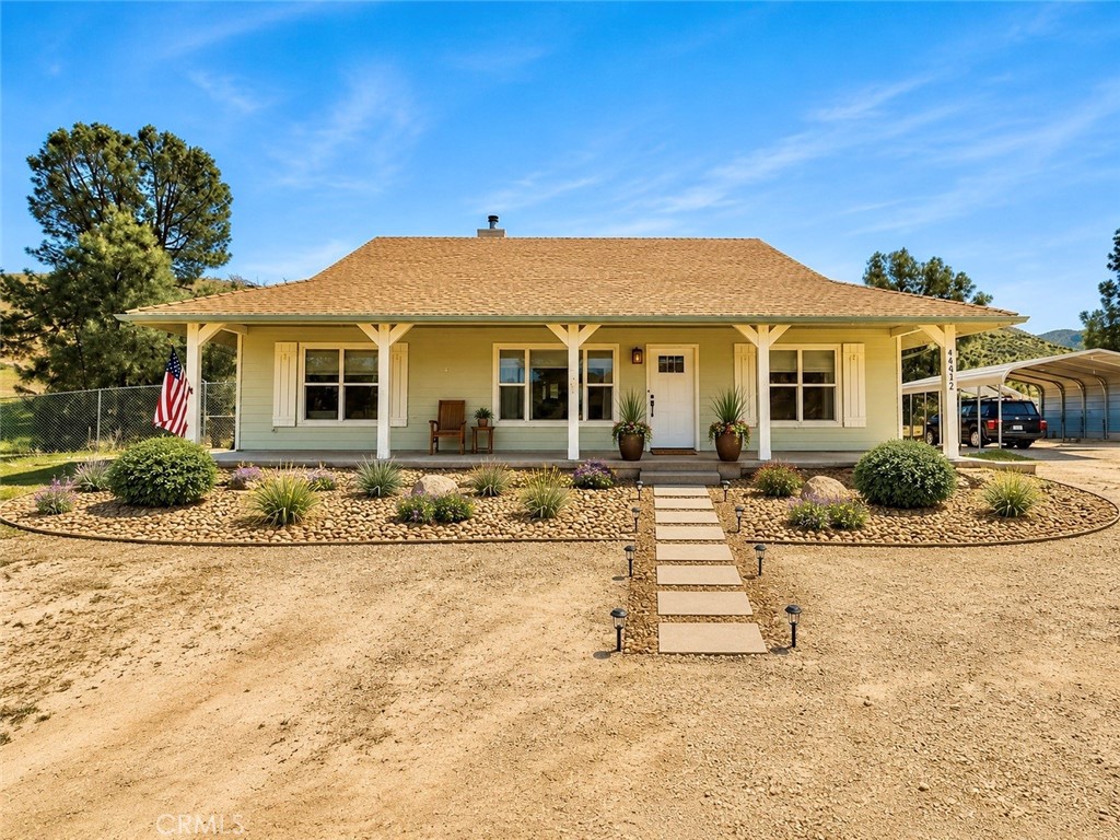 46472 Kings Canyon Rd Property Photo 1