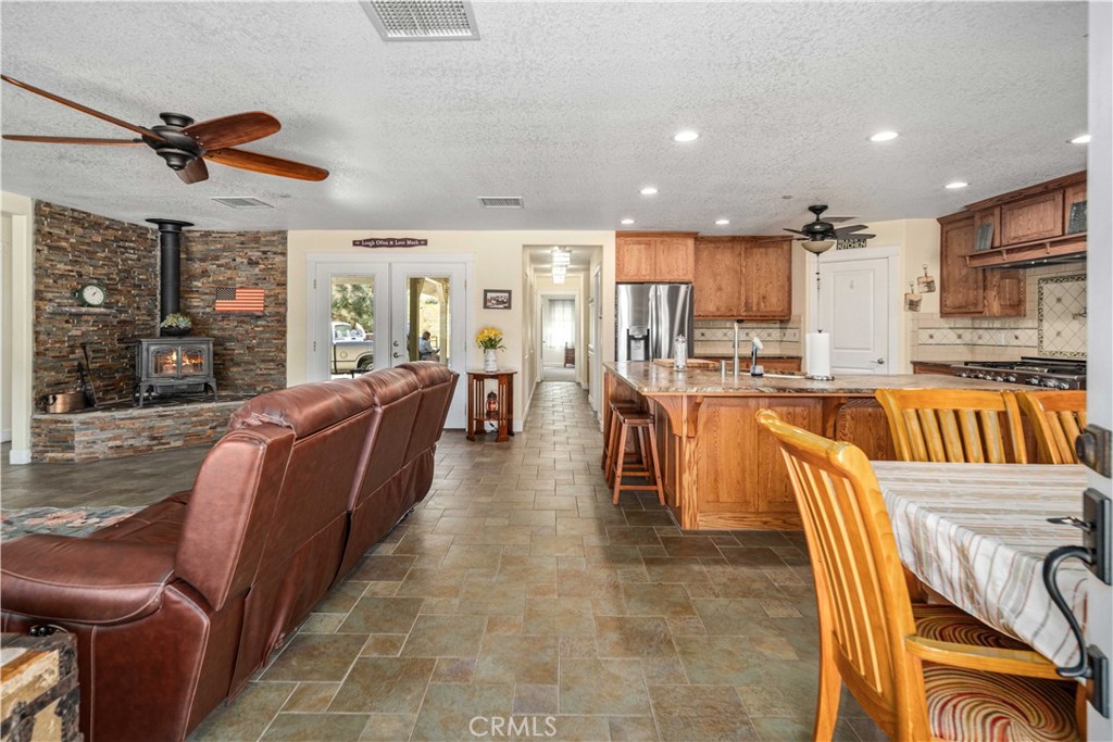 46472 Kings Canyon Rd Property Photo 8