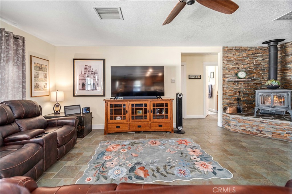46472 Kings Canyon Rd Property Photo 10