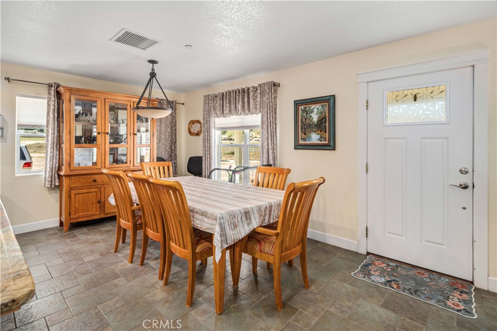 46472 Kings Canyon Rd Property Photo 17