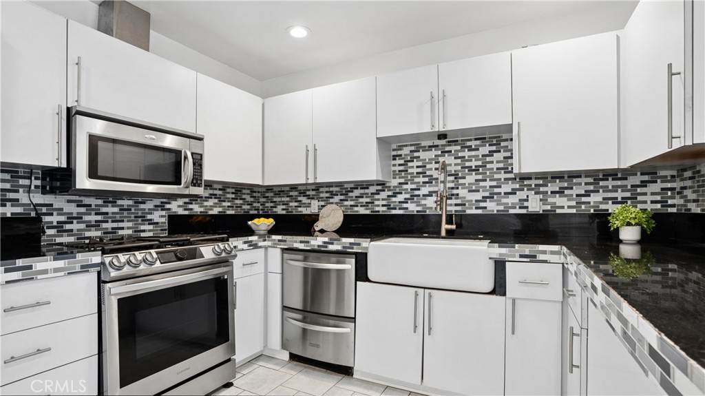 25651 Ramada Property Photo 4