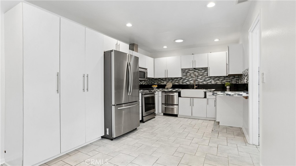 25651 Ramada Property Photo 6