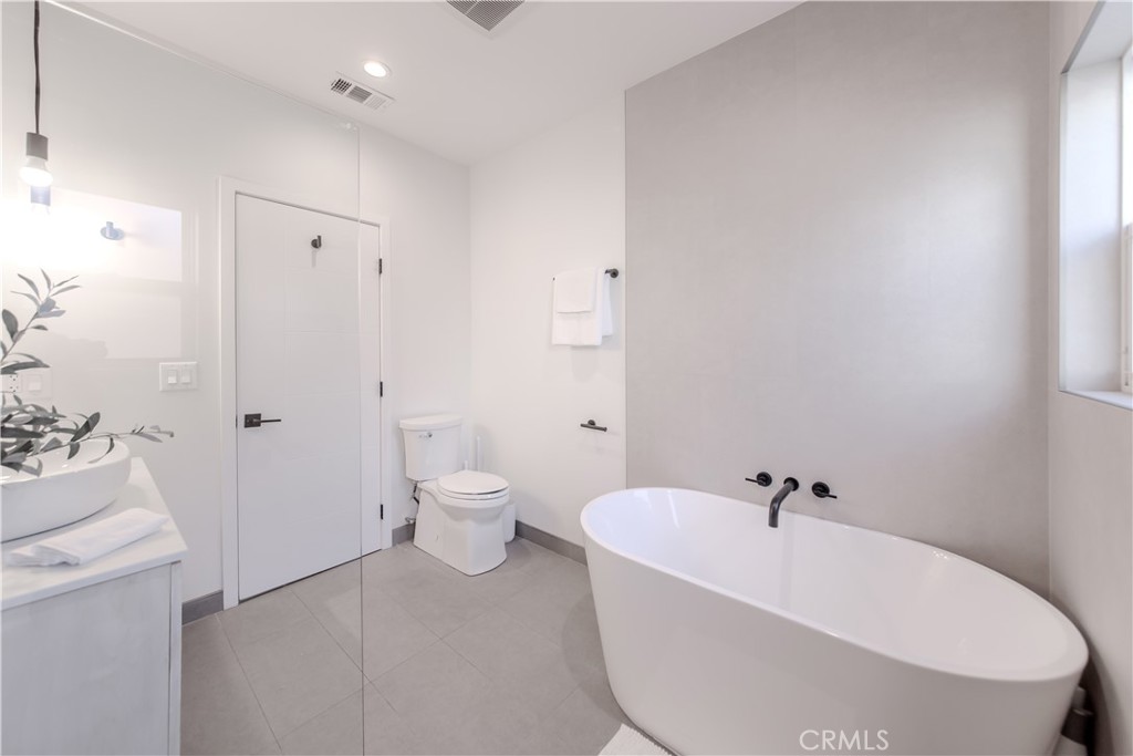 507 N Formosa Property Photo 8