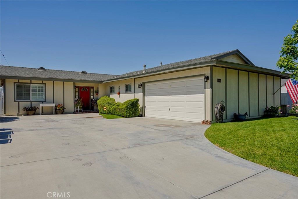 19802 Steinway Property Photo 2