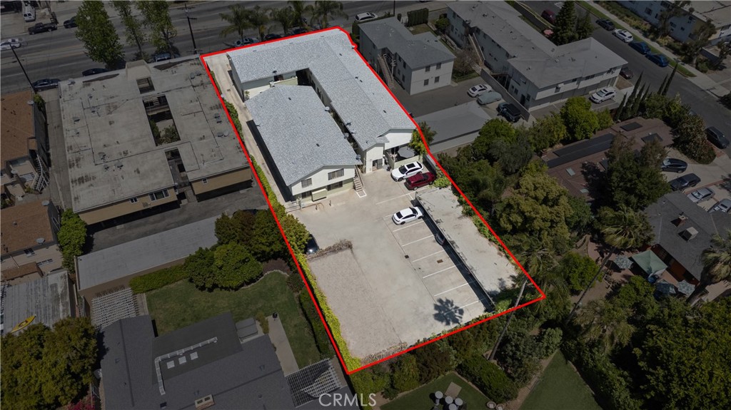 13520 Victory Property Photo 3