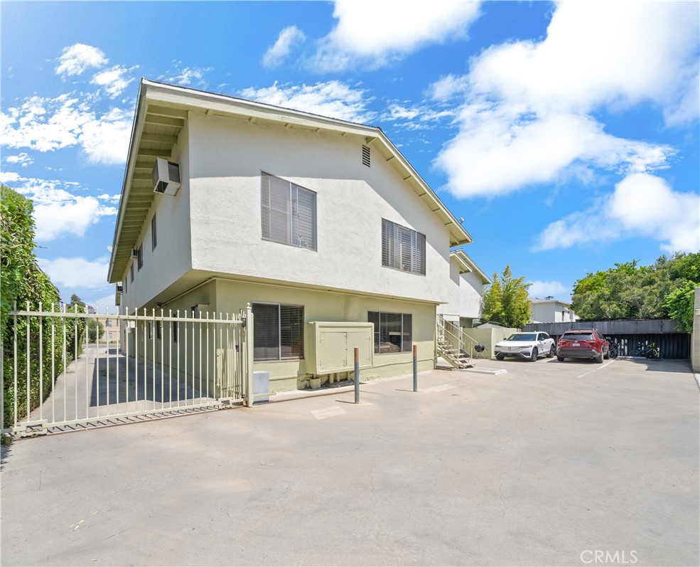 13520 Victory Property Photo 12