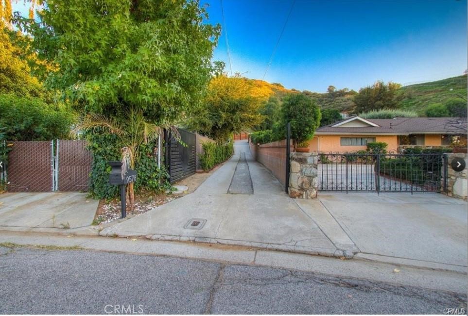 9578 Sunland Property Photo 5