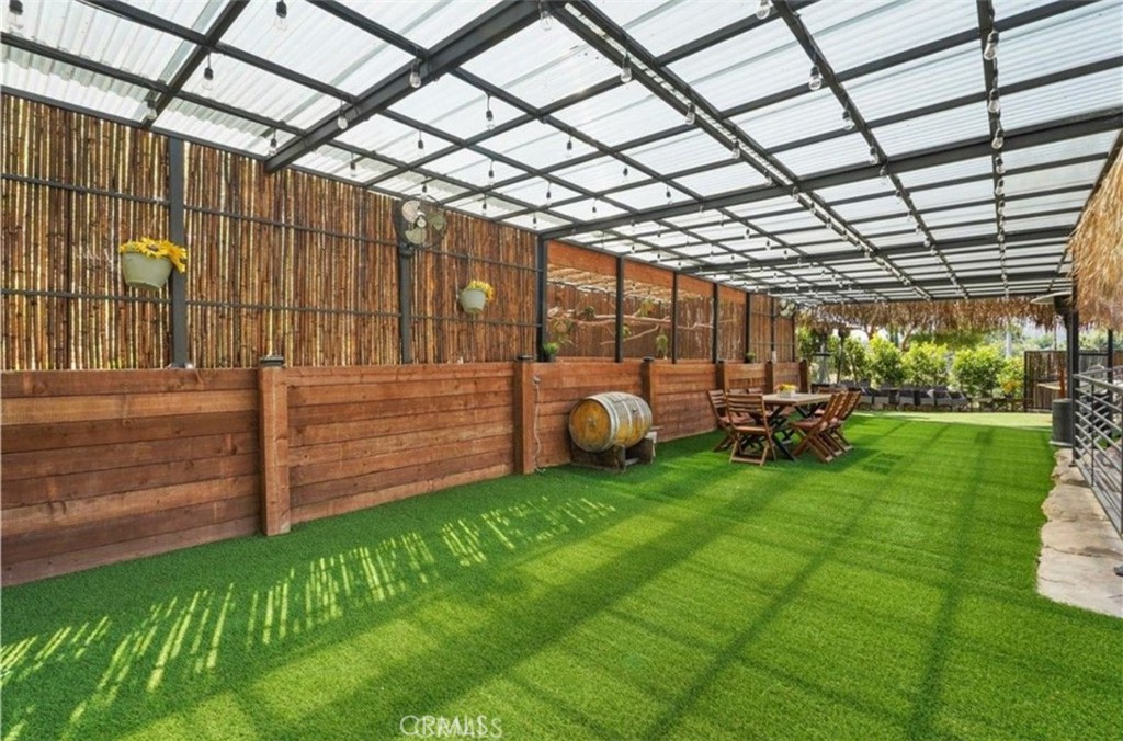 9578 Sunland Property Photo 18
