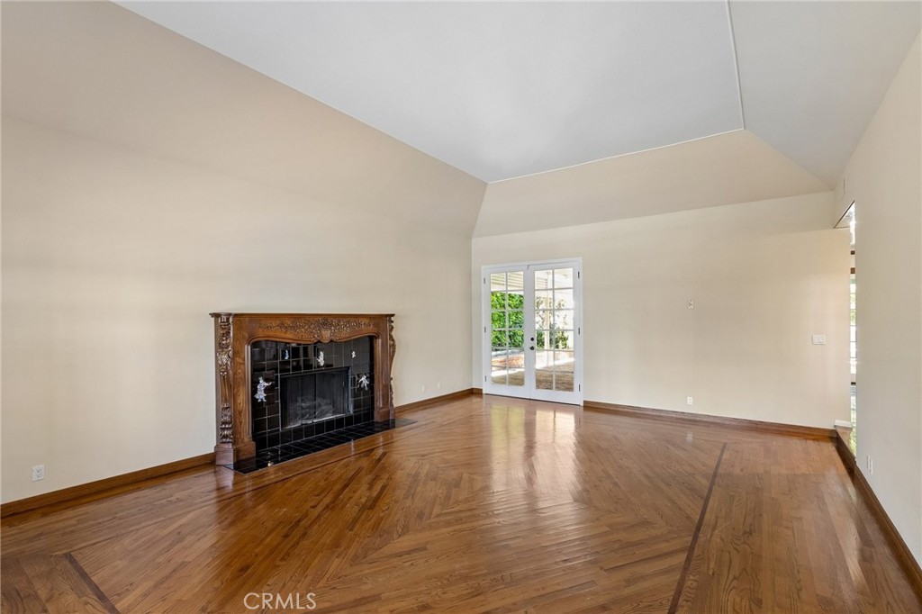 10190 Baywood Court Property Photo 8