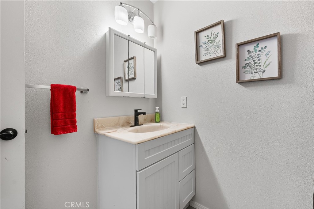 13336 Clement Property Photo 28
