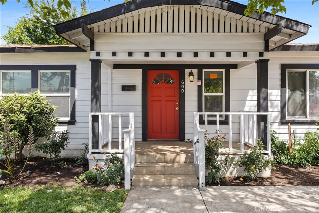600 Olive Property Photo 1