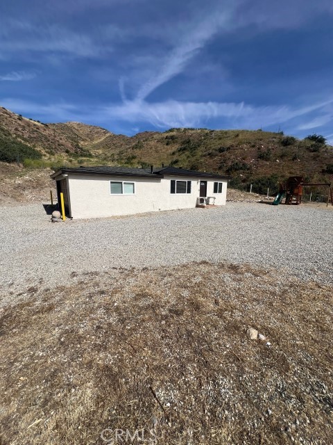 17559 Sierra Highway Property Photo 2