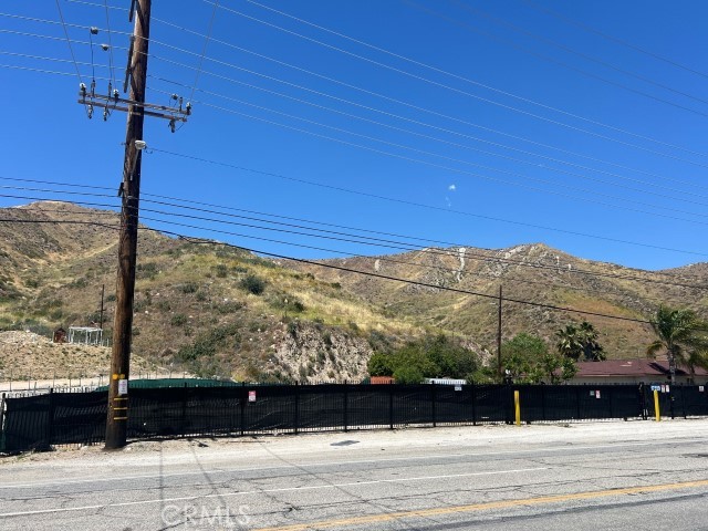17559 Sierra Highway Property Photo 3