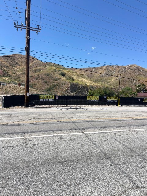 17559 Sierra Highway Property Photo 8