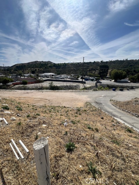 17559 Sierra Highway Property Photo 14