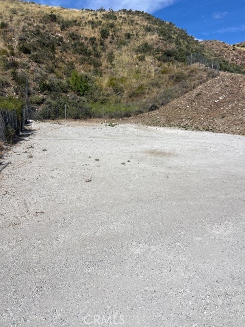 17559 Sierra Highway Property Photo 20