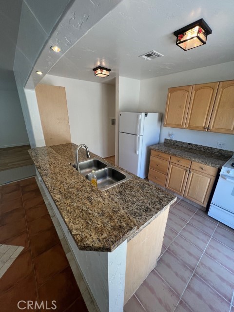 17559 Sierra Highway Property Photo 22