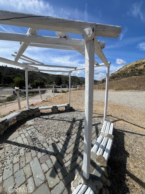 17559 Sierra Highway Property Photo 31