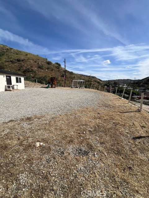 17559 Sierra Highway Property Photo 32