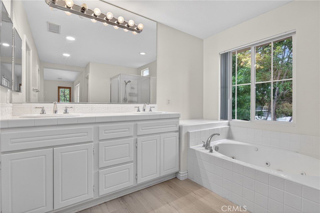 1908 Blazewood Street Property Photo 28