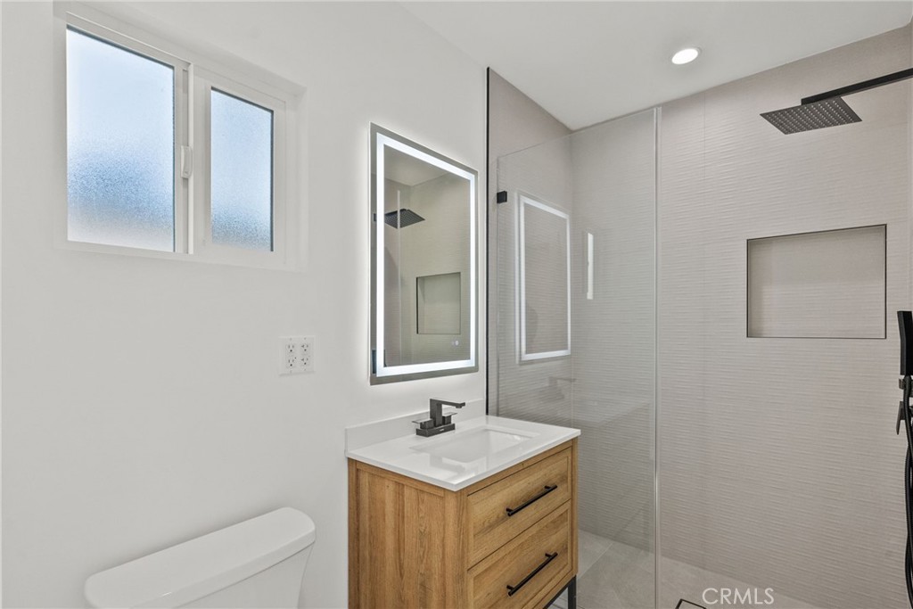5732 Stansbury Avenue Property Photo 10