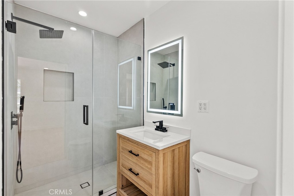 5732 Stansbury Avenue Property Photo 12