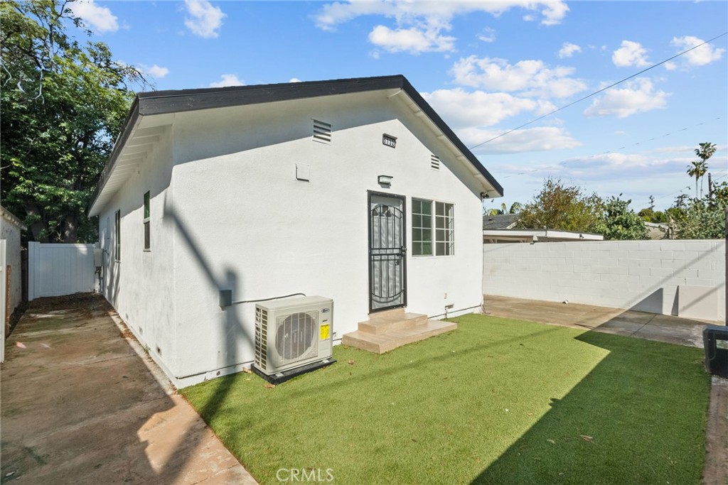 5732 Stansbury Avenue Property Photo 13