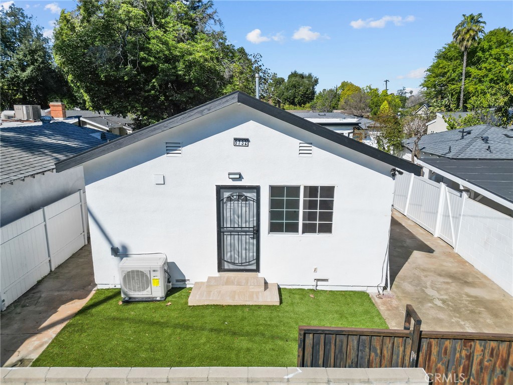 5732 Stansbury Avenue Property Photo 14
