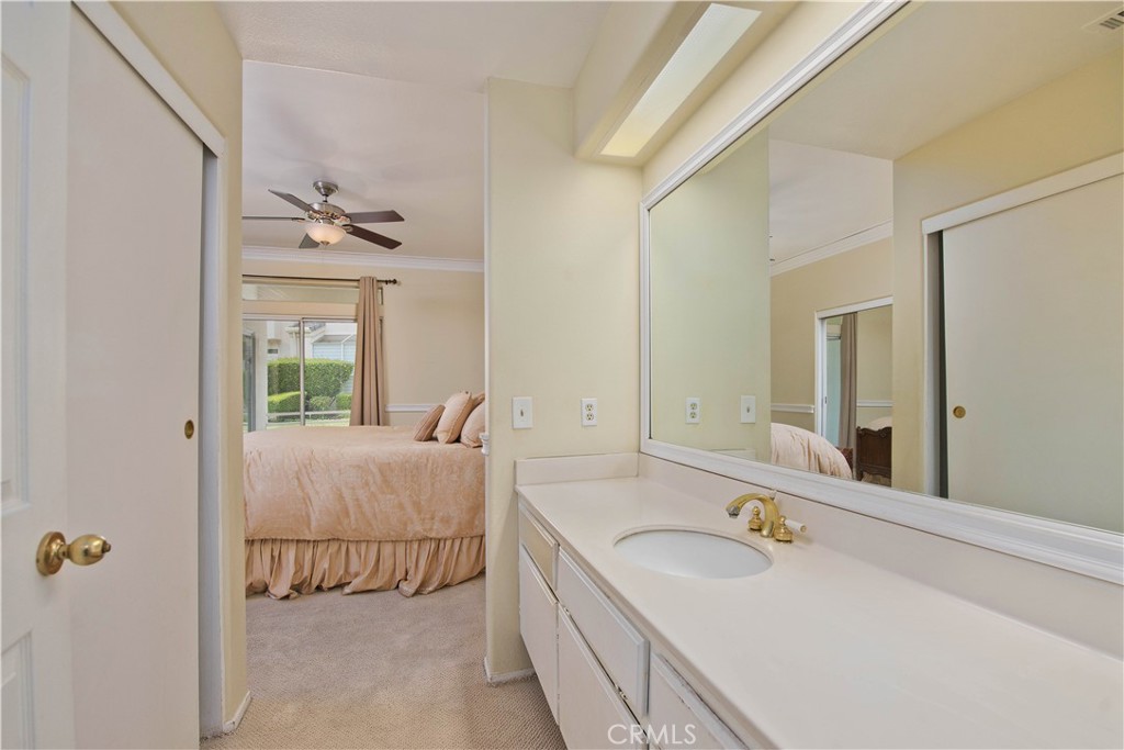 25554 Hemingway A Property Photo 10