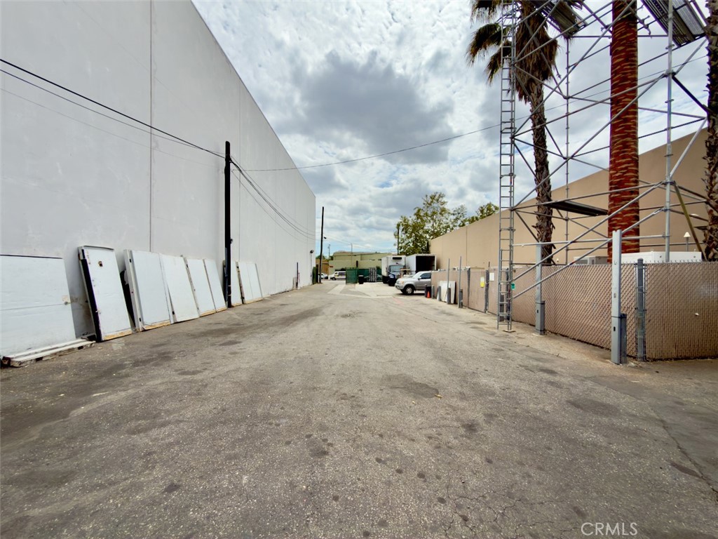 1423 Truman St Property Photo 6