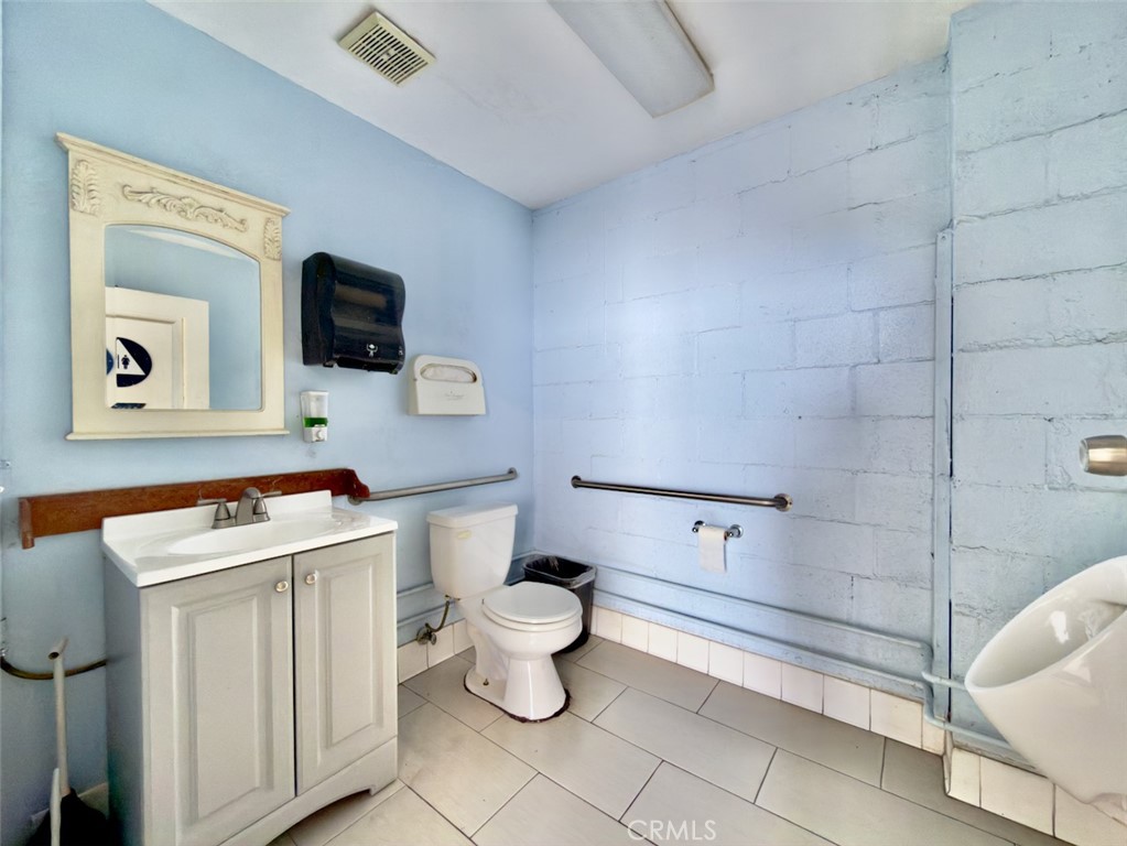 1423 Truman St Property Photo 19