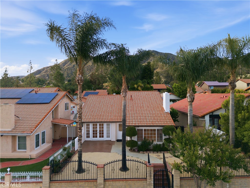15863 Foothill Property Photo 3