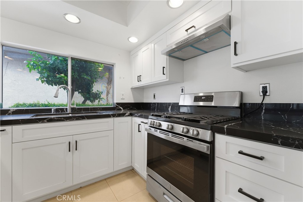 15863 Foothill Property Photo 16