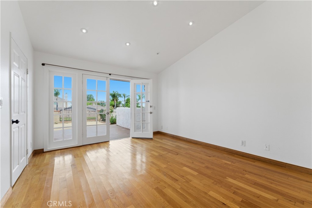 15863 Foothill Property Photo 31