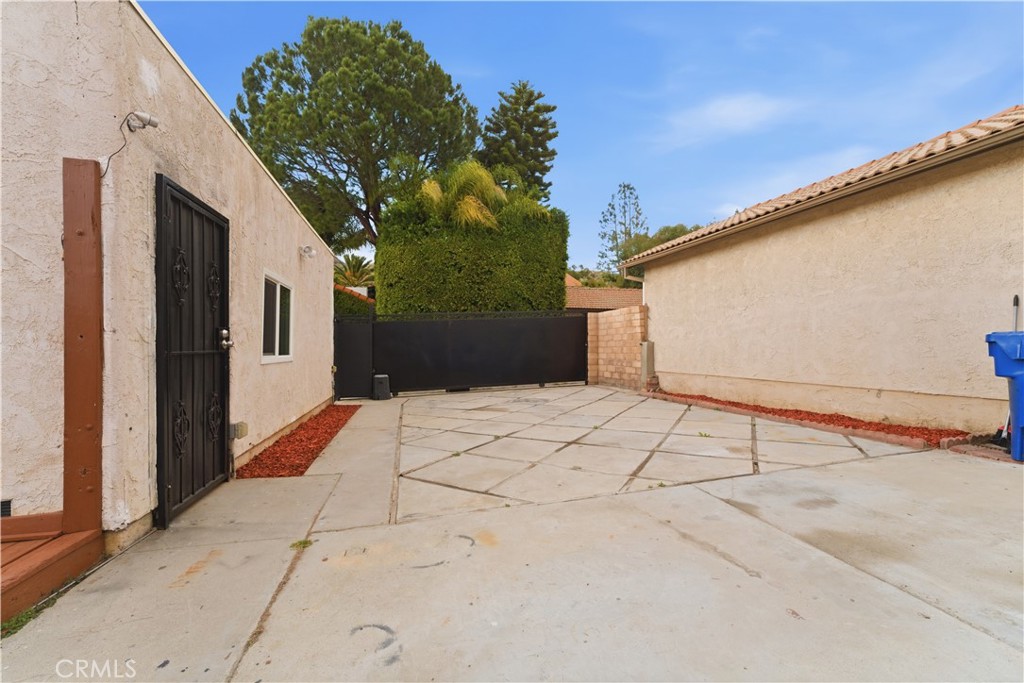 15863 Foothill Property Photo 40