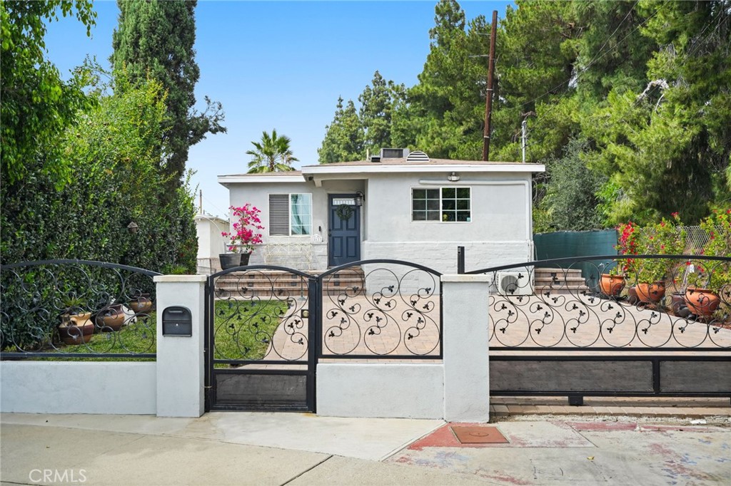 15627 Vintage Property Photo 1
