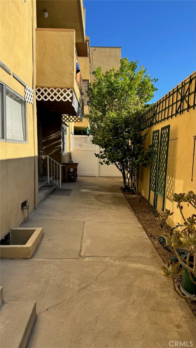 6225 Coldwater Canyon Avenue 117 Property Photo 2