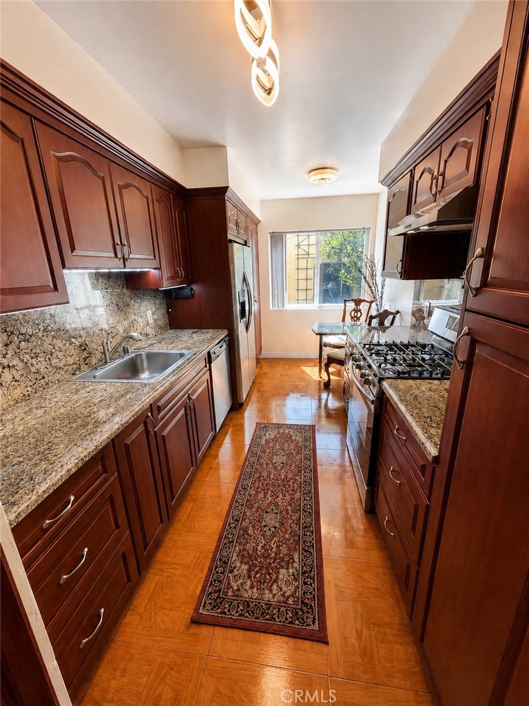 6225 Coldwater Canyon Avenue 117 Property Photo 6