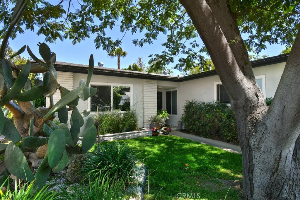 13753 Calvert Property Photo 5