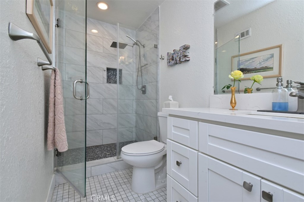 13753 Calvert Property Photo 36
