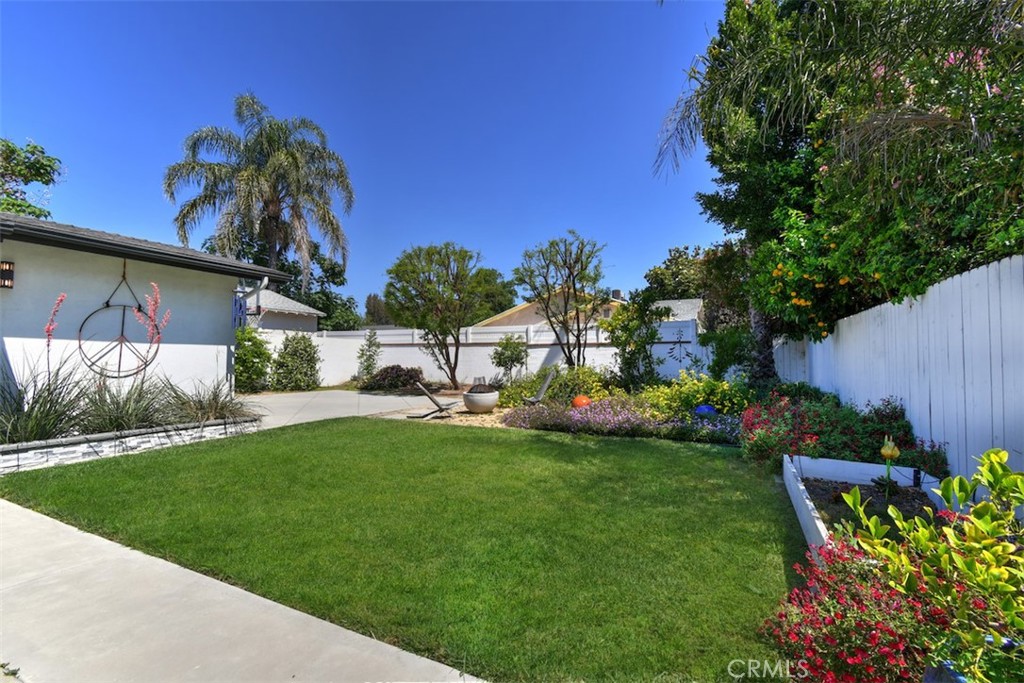 13753 Calvert Property Photo 44