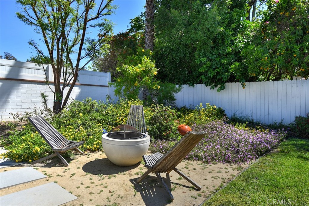 13753 Calvert Property Photo 47
