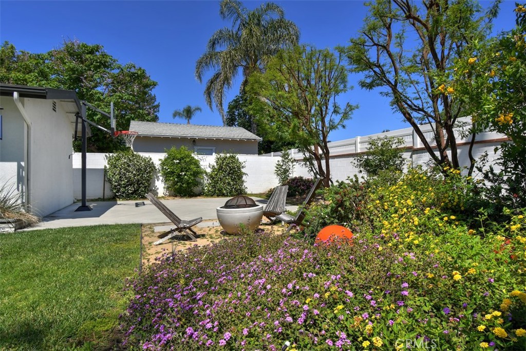 13753 Calvert Property Photo 48